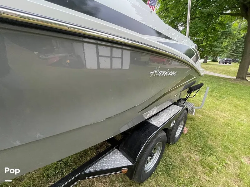 Slide: The Image of Hurricane Sundeck Sport 205 2022 - 12644067