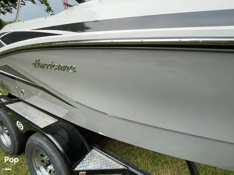 Slide: The Image of Hurricane Sundeck Sport 205 2022 - 12644073