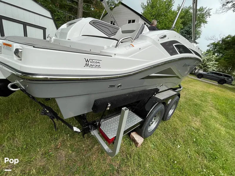 Slide: The Image of Hurricane Sundeck Sport 205 2022 - 12644074