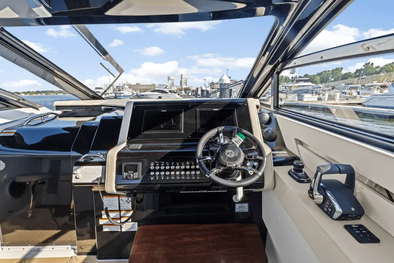 Slide: The Image of Cruisers 42 GLS Outboard 2025 - 19