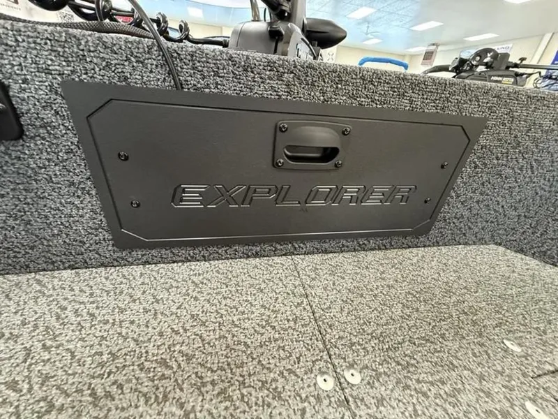 The Image of Lund 1800 Explorer Sport 2026 - 0