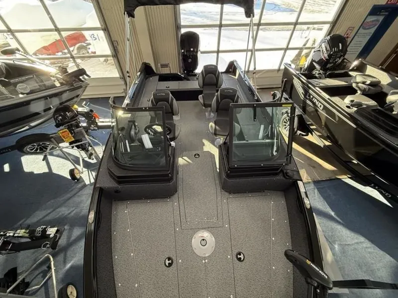 Slide: The Image of Lund 1800 Explorer Sport 2026 - 8