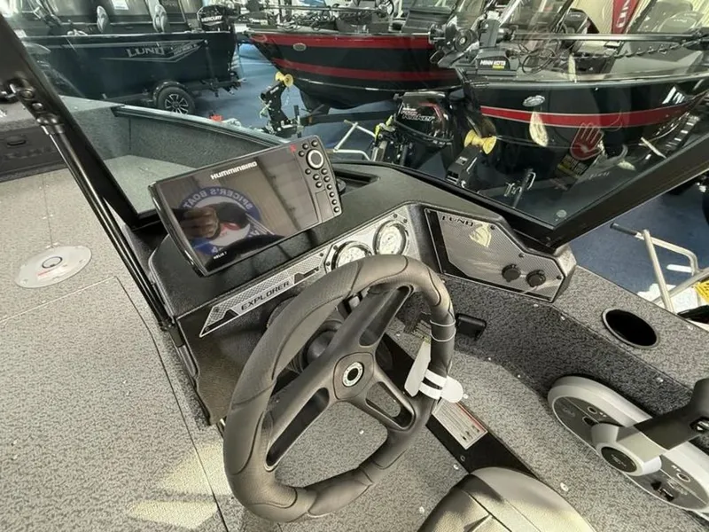 Slide: The Image of Lund 1800 Explorer Sport 2026 - 9