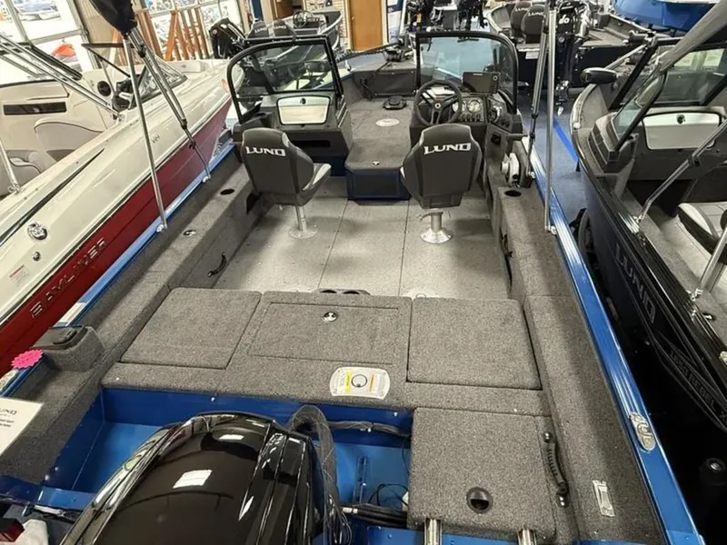 Slide: The Image of Lund 1775 Adventure Sport 2026 - 12