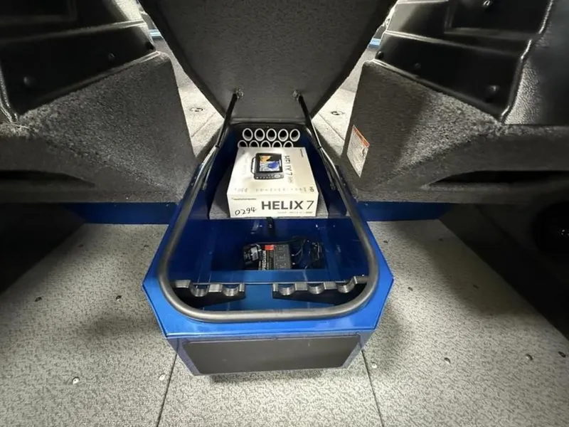 Slide: The Image of Lund 1775 Adventure Sport 2026 - 9