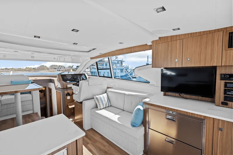 Slide: The Image of Cruisers 46 Cantius 2025 - 19