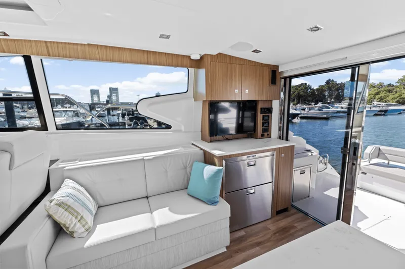 Slide: The Image of Cruisers Yachts 46 Cantius 2025 - 21
