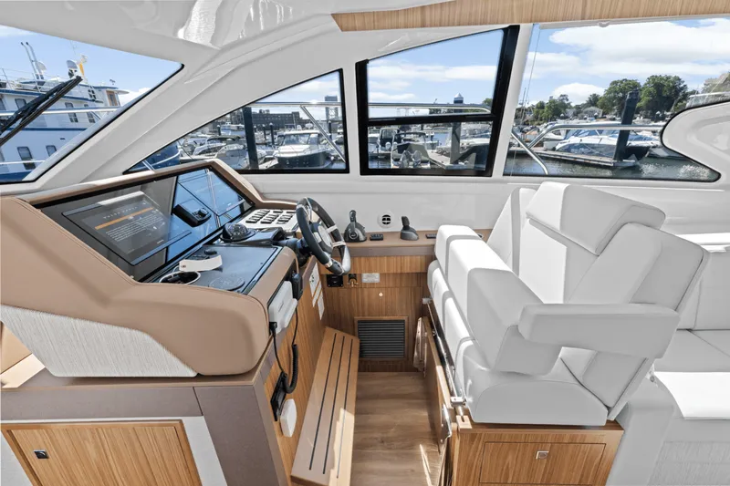 Slide: The Image of Cruisers Yachts 46 Cantius 2025 - 28