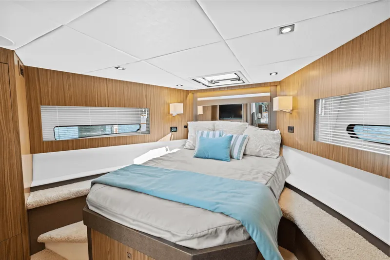 Slide: The Image of Cruisers Yachts 46 Cantius 2025 - 35