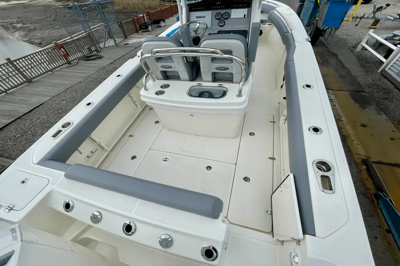 Slide: The Image of Boston Whaler 250 Outrage 2025 - 2