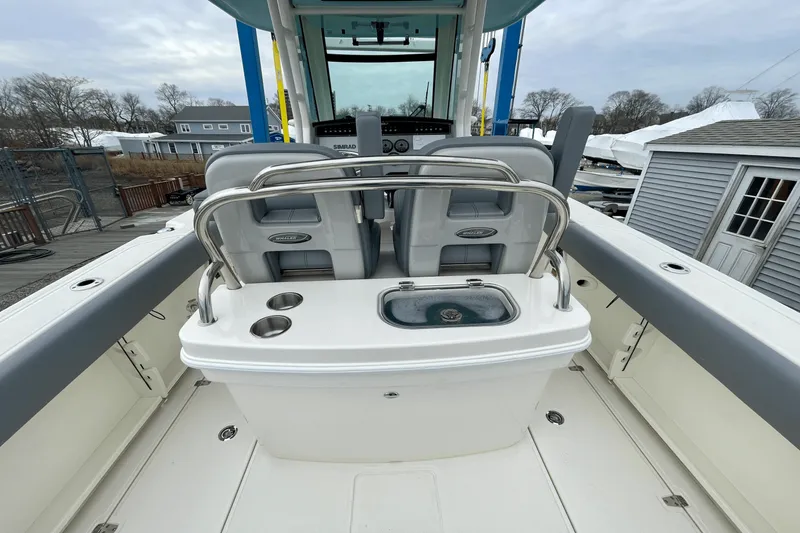 Slide: The Image of Boston Whaler 250 Outrage 2025 - 8