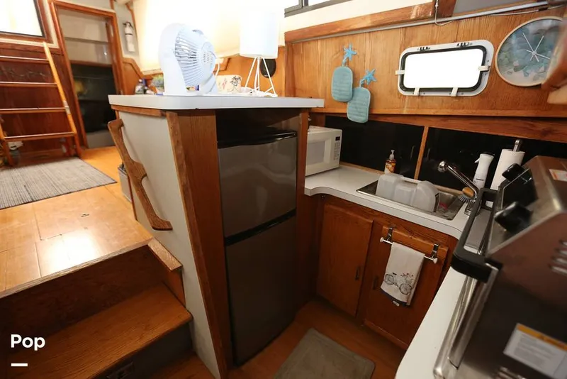 Slide: The Image of Mainship 36 Nantucket Double Cabin 1989 - 12634900