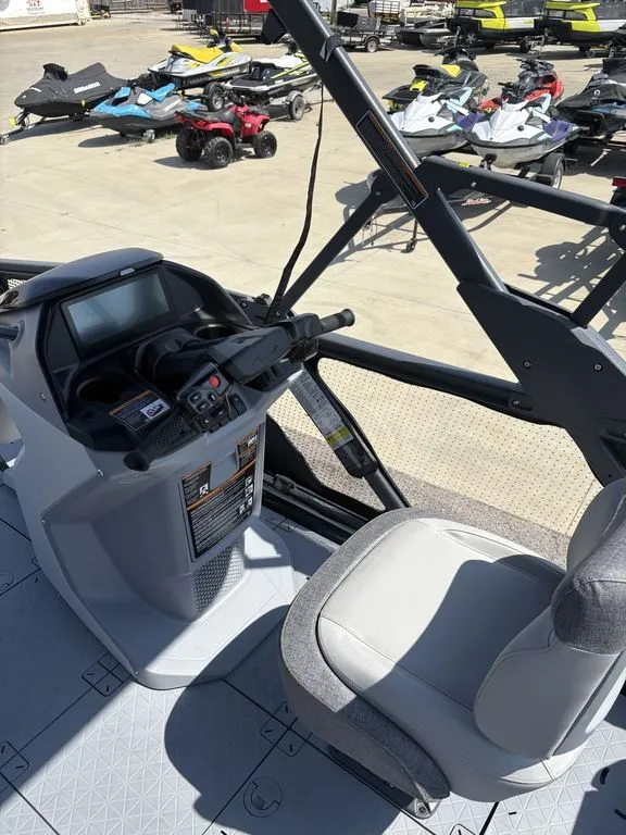 Slide: The Image of Sea-Doo Switch Sport™ 18 - 300 hp Galvanized 2026 - 8