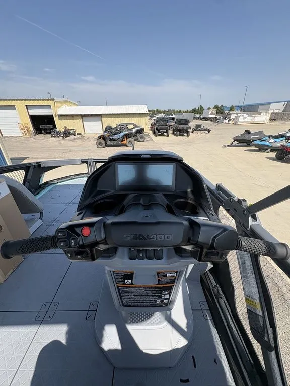 Slide: The Image of Sea-Doo Switch Sport™ 18 - 300 hp Galvanized 2026 - 9