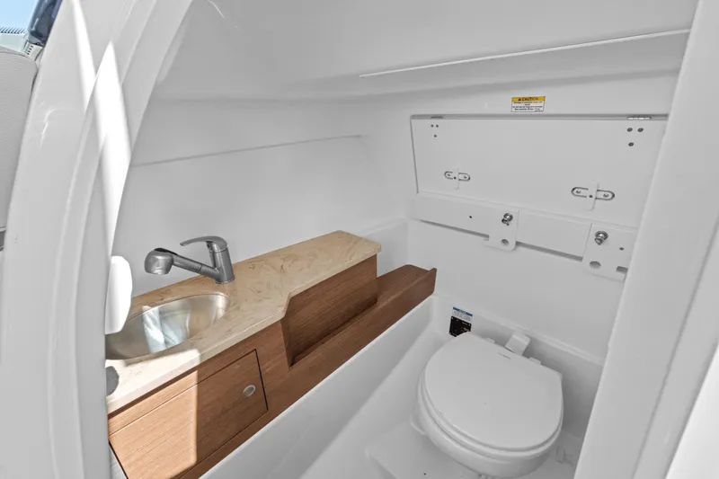 Slide: The Image of Boston Whaler 280 Vantage 2025 - 30