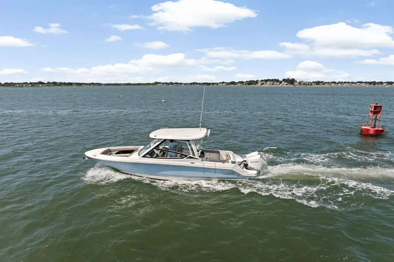 Slide: The Image of Boston Whaler 280 Vantage 2025 - 48