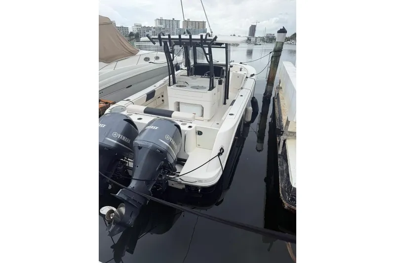 Slide: The Image of Robalo R302 Center Console 2017 - 1