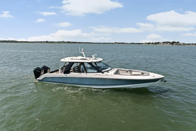 The Image of Boston Whaler 380 Realm 2025 - 0
