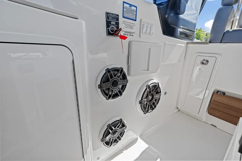 Slide: The Image of Boston Whaler 380 Realm 2025 - 26