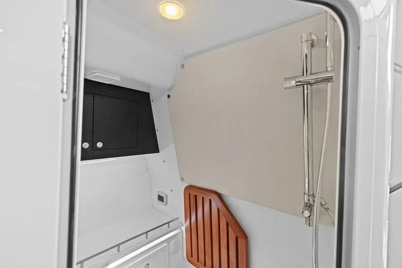 Slide: The Image of Boston Whaler 380 Realm 2025 - 43