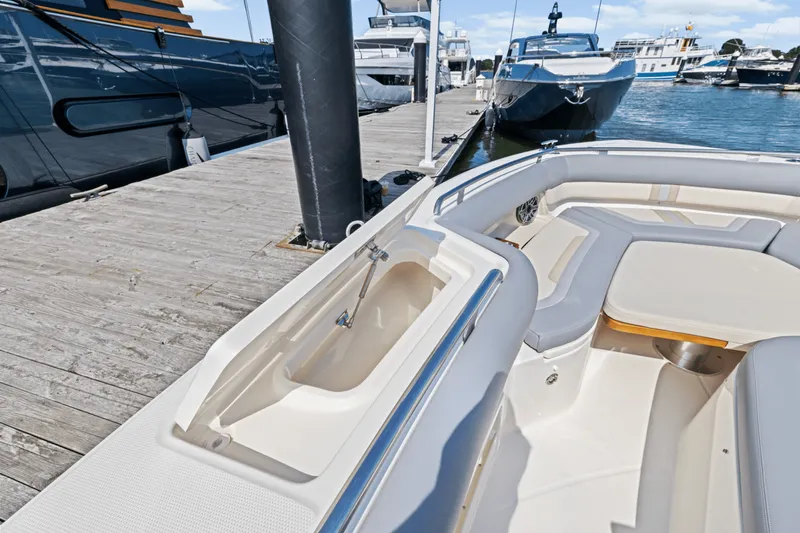 Slide: The Image of Boston Whaler 380 Realm 2025 - 45
