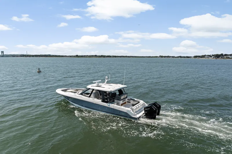 Slide: The Image of Boston Whaler 380 Realm 2025 - 63