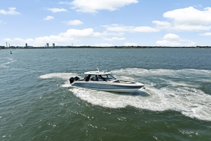 Slide: The Image of Boston Whaler 380 Realm 2025 - 66