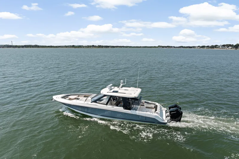 Slide: The Image of Boston Whaler 380 Realm 2025 - 68