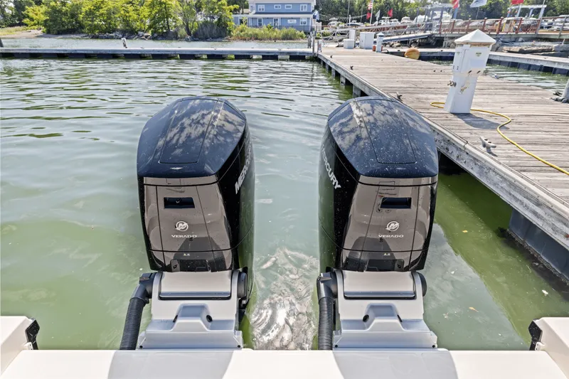 Slide: The Image of Boston Whaler 380 Realm 2025 - 9