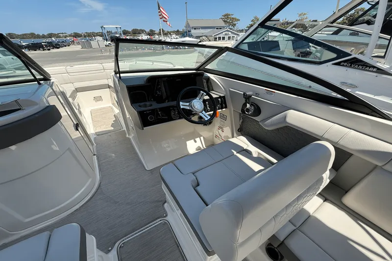 Slide: The Image of Sea Ray 270 SDX OB 2021 - 10