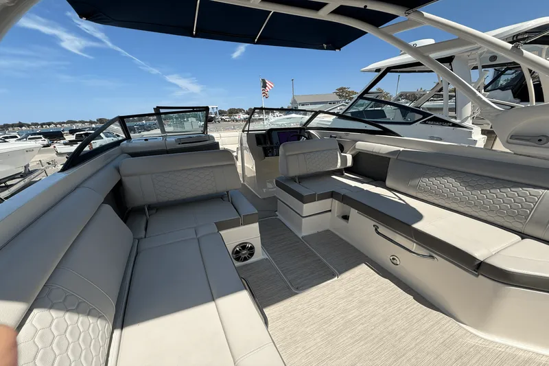 Slide: The Image of Sea Ray 270 SDX OB 2021 - 13