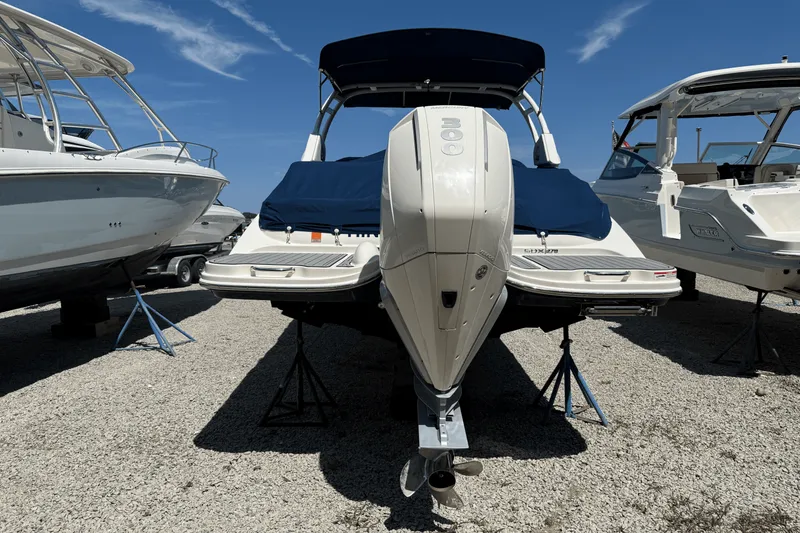 Slide: The Image of Sea Ray 270 SDX OB 2021 - 3