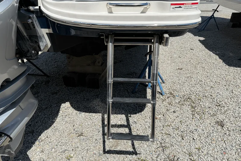 Slide: The Image of Sea Ray 270 SDX OB 2021 - 6