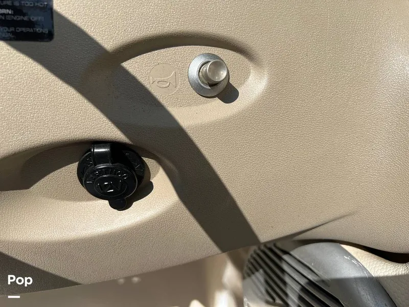 Slide: The Image of Maxum 2300 SC 2002 - 13065279