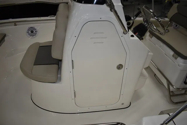 Slide: The Image of Key West Boats 189 FS 2026 - 10