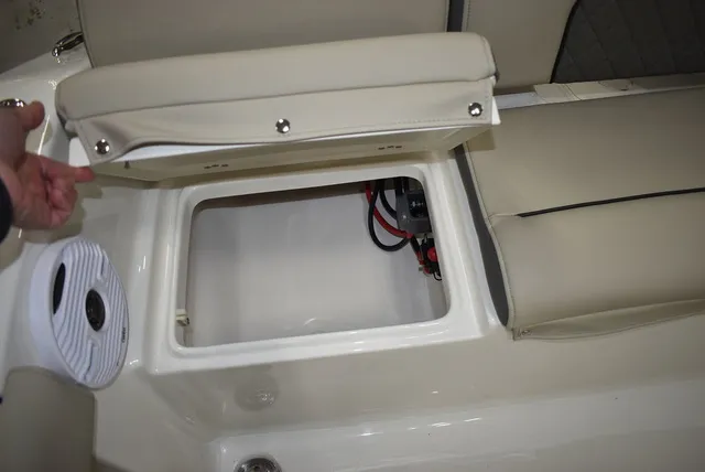 Slide: The Image of Key West Boats 189 FS 2026 - 16