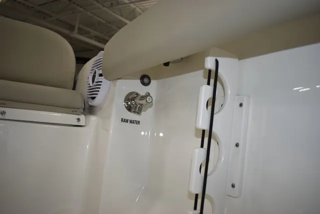 Slide: The Image of Key West Boats 189 FS 2026 - 28