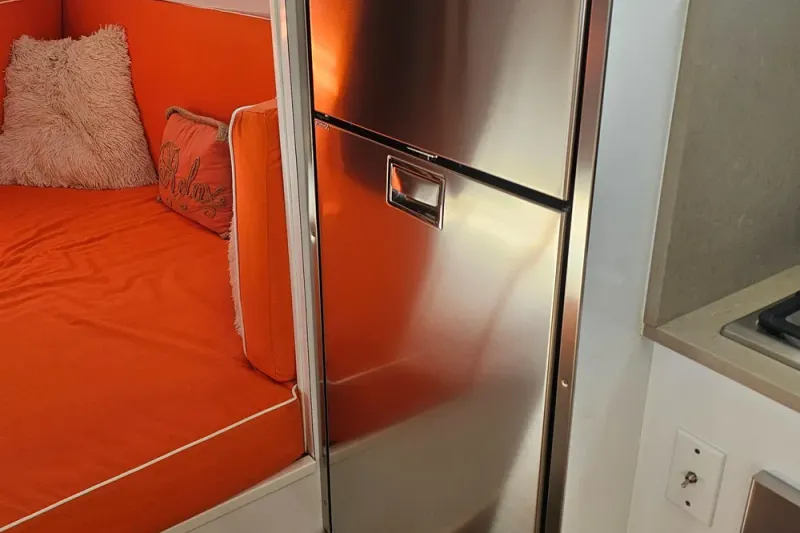 Slide: The Image of Sea Ray 390 Express Cruiser 1988 - 11