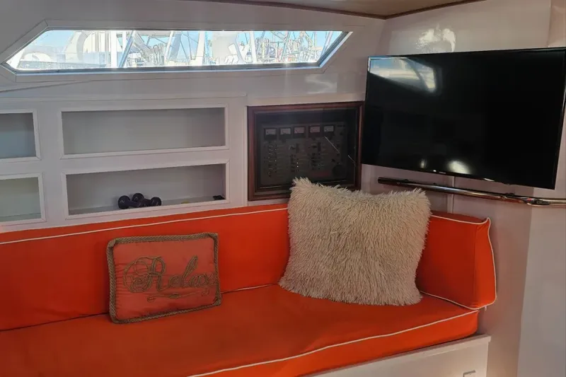 Slide: The Image of Sea Ray 390 Express Cruiser 1988 - 12