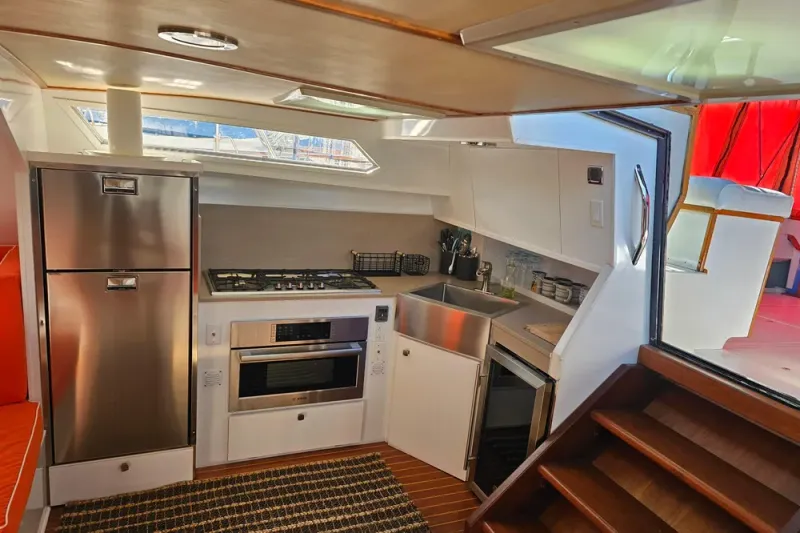 Slide: The Image of Sea Ray 390 Express Cruiser 1988 - 7