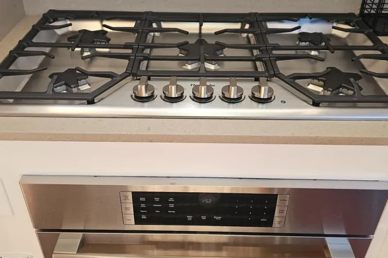 Slide: The Image of Sea Ray 390 Express Cruiser 1988 - 8