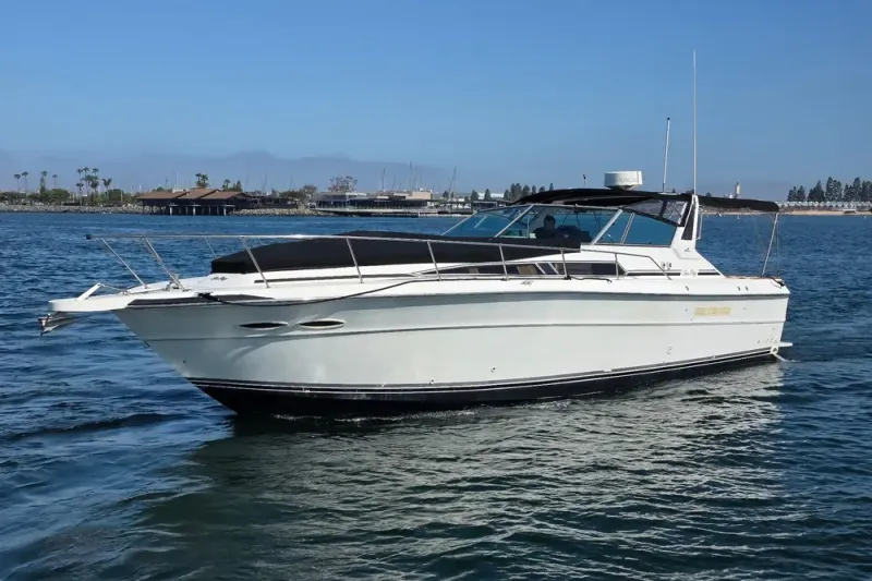 Slide: The Image of Sea Ray 390 Express Cruiser 1988 - 0