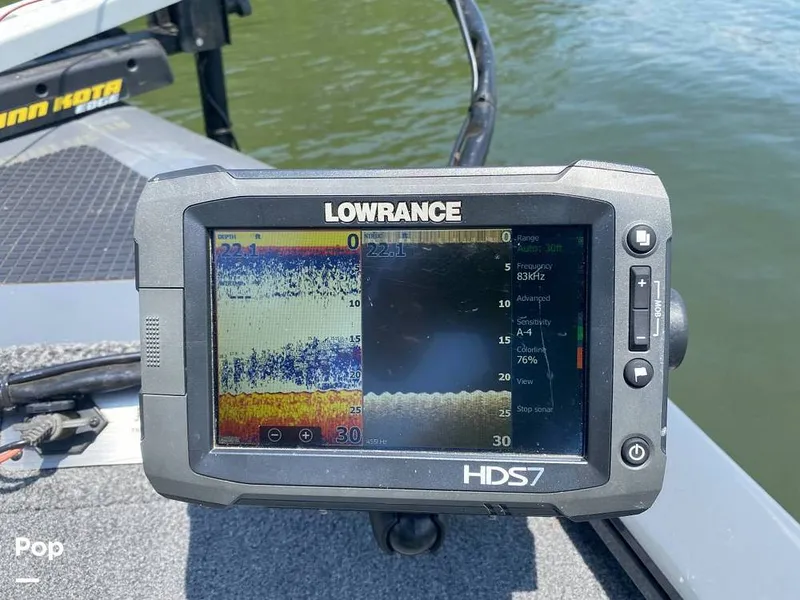 Slide: The Image of Tracker Pro Team 195TXW 2016 - 12601797