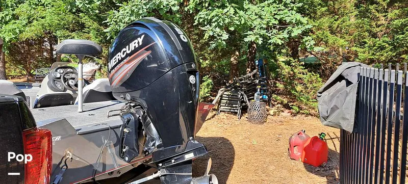 Slide: The Image of Tracker Pro Team 195TXW 2016 - 12716266