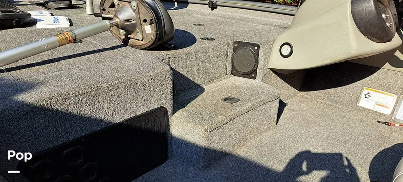 Slide: The Image of Tracker Pro Team 195TXW 2016 - 12716283