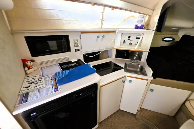 Slide: The Image of Bayliner 3055 Ciera 1999 - 10