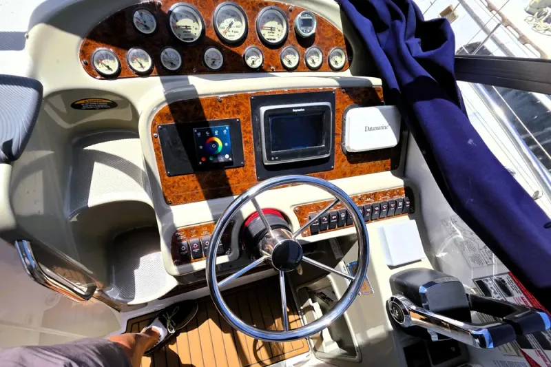 Slide: The Image of Bayliner 3055 Ciera 1999 - 6