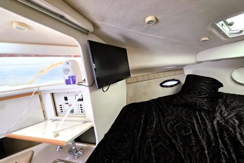 Slide: The Image of Bayliner 3055 Ciera 1999 - 18
