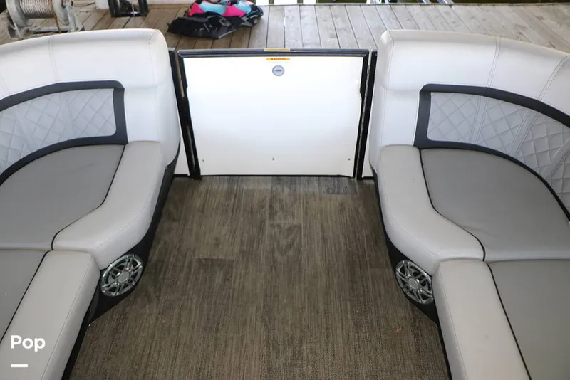 Slide: The Image of Godfrey AquaPatio 255 SBC 2023 - 15123710