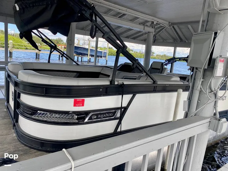 Slide: The Image of Godfrey AquaPatio 255 SBC 2023 - 12662224